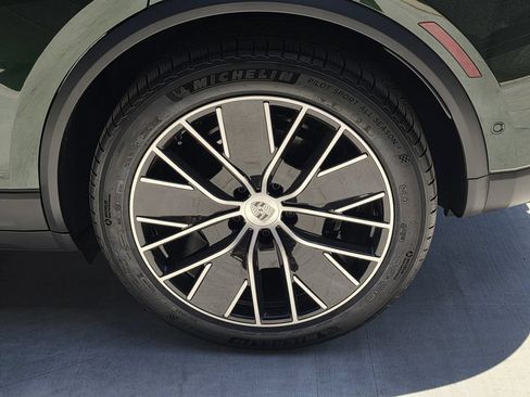 New 2026 Porsche Macan Electric RWD image 29