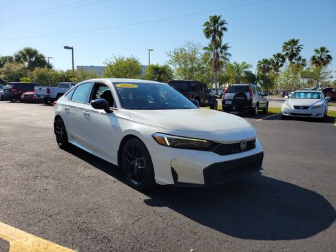 Used 2025 Honda Civic Sport image 1