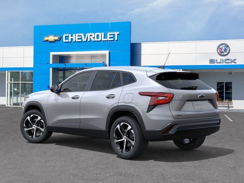 New 2026 Chevrolet Trax RS w/ Sunroof Package FWD image 3