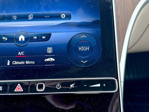 Used 2022 Mercedes-Benz C 300 4MATIC Sedan image 33