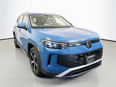 New 2025 Volkswagen Tiguan SE