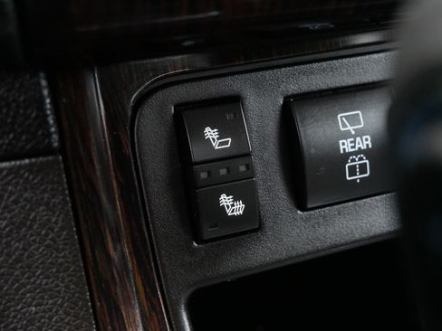 Used 2015 Chevrolet Traverse LT image 29