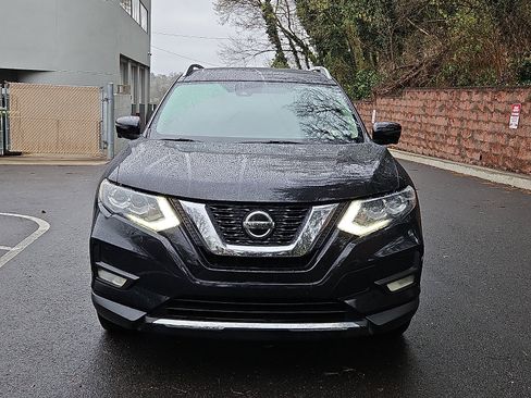 Used 2020 Nissan Rogue SL w/ Premium Package image 2