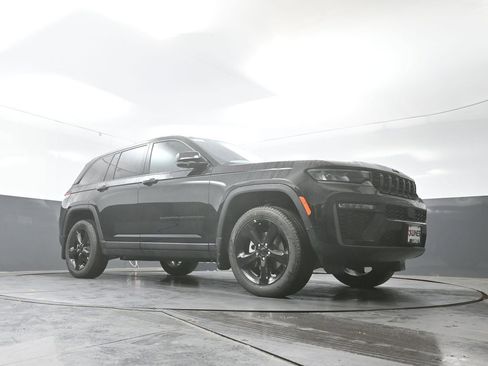 New 2026 Jeep Grand Cherokee Limited w/ Limited Altitude Package image 39