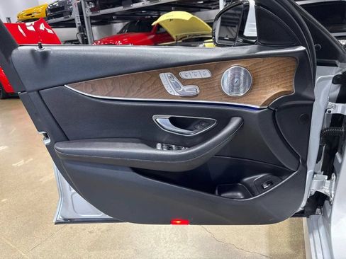 Used 2017 Mercedes-Benz E 400 4MATIC Wagon image 11