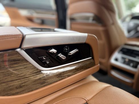 Used 2019 BMW 740i xDrive w/ Executive Package AWD/4WD image 29