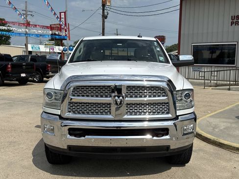 Used 2018 RAM 2500 Laramie w/ Convenience Group AWD/4WD image 2