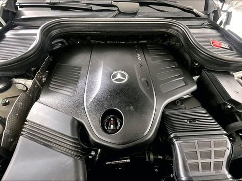 Used 2023 Mercedes-Benz GLS 450 4MATIC image 9