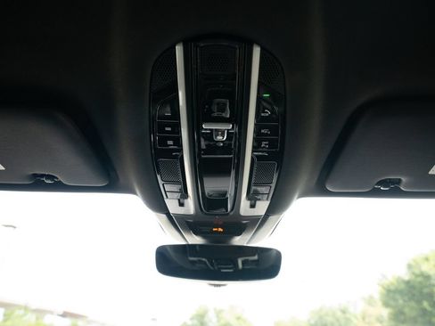 Certified 2023 Porsche Cayenne Coupe AWD/4WD image 19