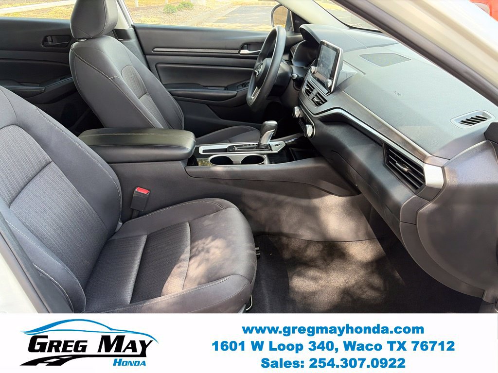 Used 2024 Nissan Altima 2.5 SV FWD image 13