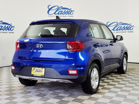 Used 2021 Hyundai Venue SE FWD image 6