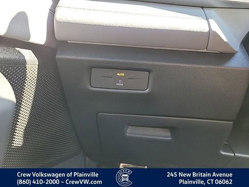 New 2026 Volkswagen Tiguan SE R-Line image 11