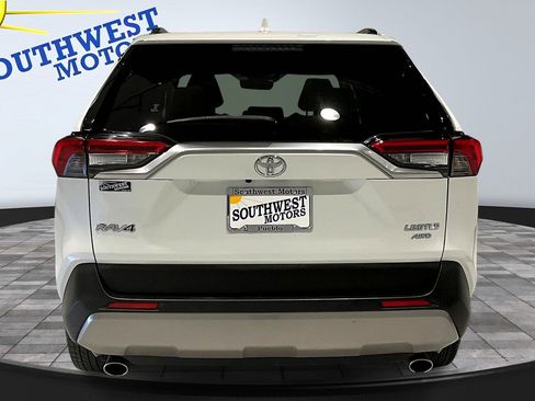 Used 2022 Toyota RAV4 Limited image 5