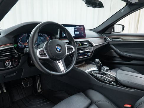 Used 2023 BMW 540i xDrive w/ M Sport Package image 12