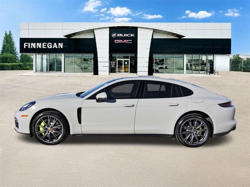 Used 2022 Porsche Panamera 4 image 4