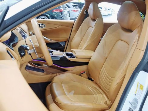 Used 2023 Aston Martin DBX AWD/4WD image 32