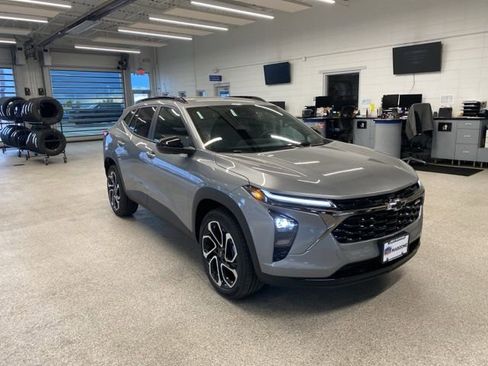 New 2026 Chevrolet Trax RS w/ Driver Confidence Package FWD image 3
