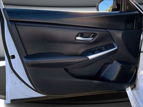 Certified 2025 Nissan Sentra SR image 19