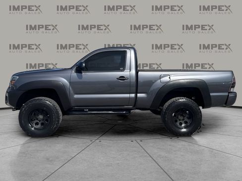 Used 2012 Toyota Tacoma 4x4 Regular Cab image 2