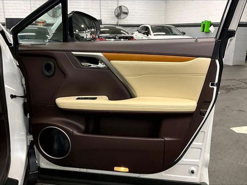 Used 2019 Lexus RX 450h w/ Navigation Package image 22