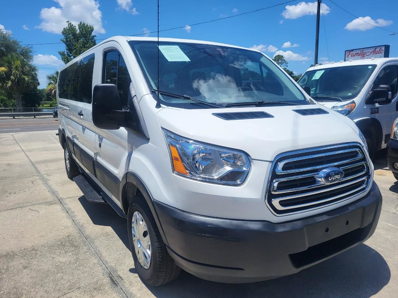 Used 2016 Ford Transit 350 XLT RWD image 7
