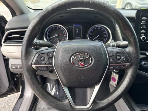 Used 2022 Toyota Camry LE FWD image 43