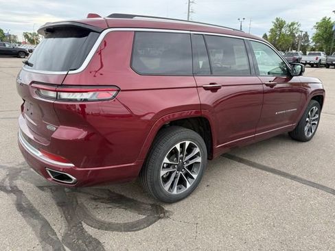 Used 2021 Jeep Grand Cherokee L Overland w/ Luxury Tech Group IV AWD/4WD image 10