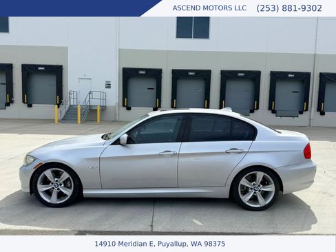 Used 2010 BMW 335i Sedan RWD image 2
