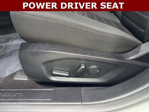 Used 2019 Ford Fusion SE image 4