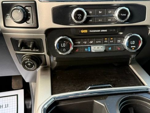 Used 2022 Ford F250 Lariat w/ Lariat Ultimate Package AWD/4WD image 12