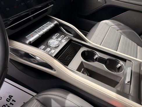 Used 2025 Lincoln Nautilus Reserve image 24