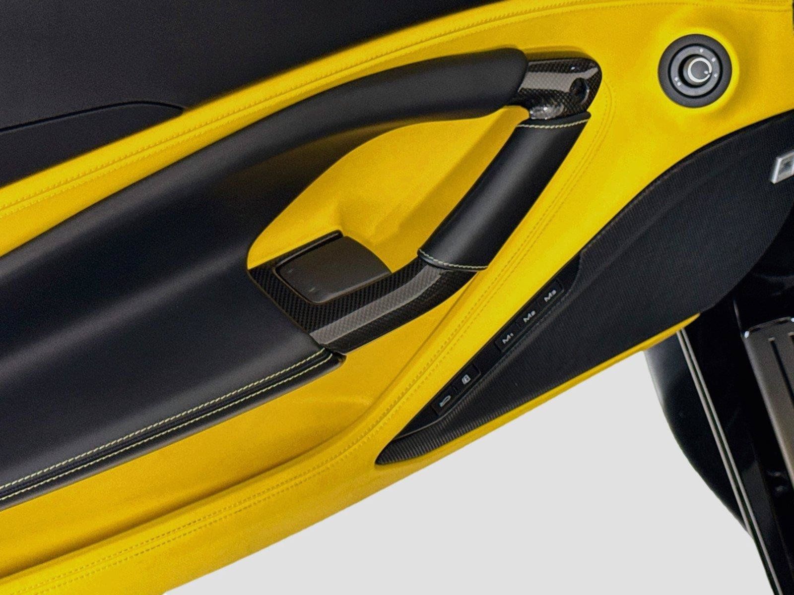 Used 2021 Ferrari F8 Tributo RWD image 13