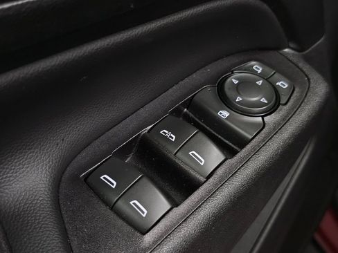 Used 2018 Chevrolet Equinox LT FWD image 26