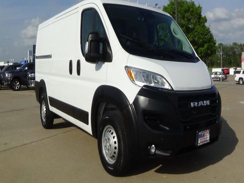 Used 2025 RAM ProMaster 2500 w/ Safety Group FWD image 4