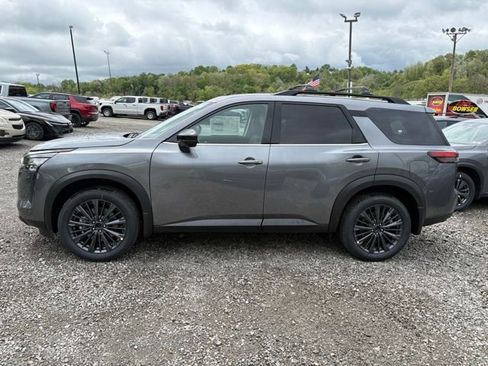 New 2026 Nissan Pathfinder SL w/ SL Premium Package AWD/4WD image 2