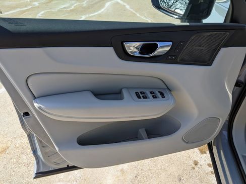 Used 2026 Volvo XC60 B5 Ultra w/ Protection Package Premier image 9