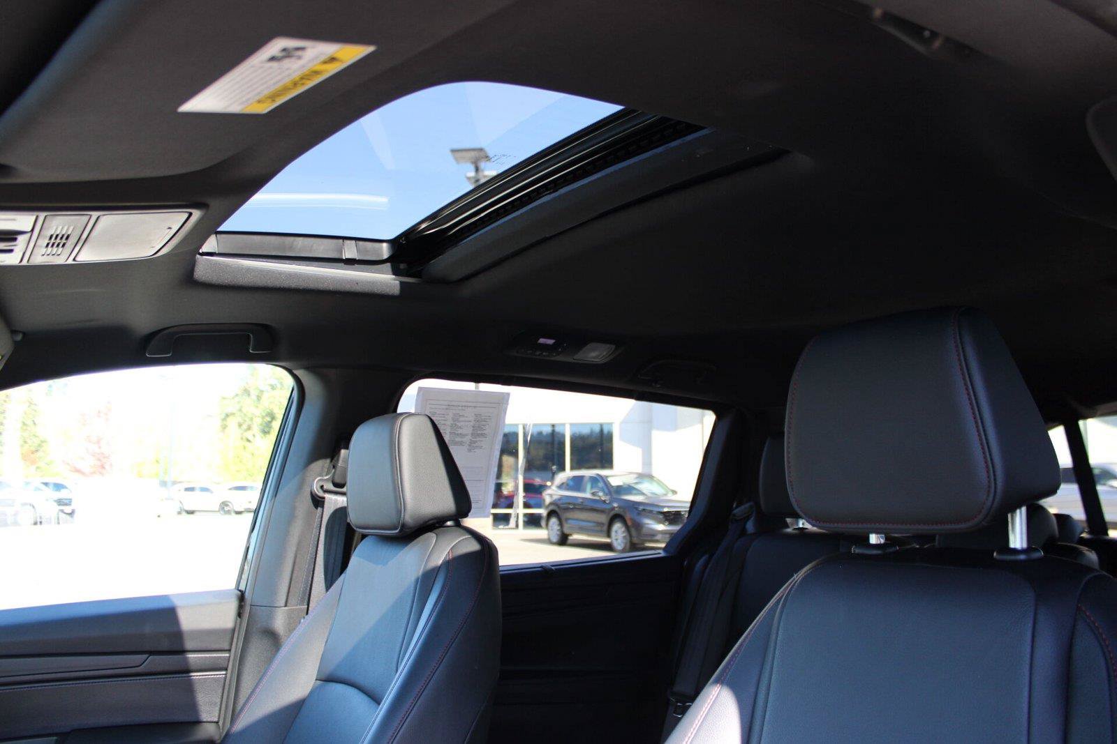 Used 2025 Honda Odyssey Sport-L image 25