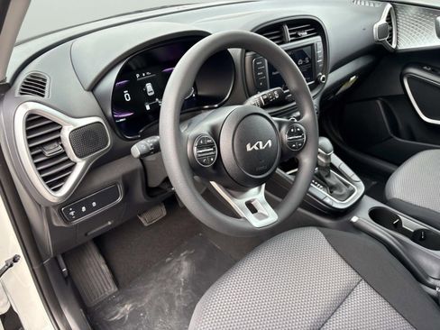 New 2025 Kia Soul LX image 16