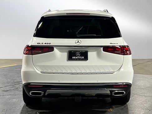 Used 2025 Mercedes-Benz GLS 450 4MATIC image 4