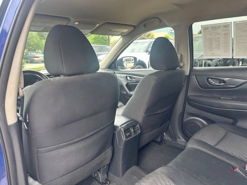 Used 2020 Nissan Rogue SV FWD image 26
