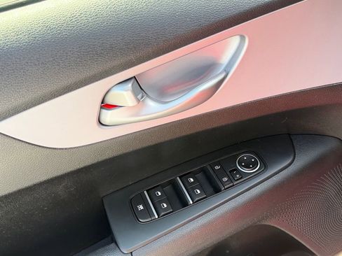 Used 2024 Kia Forte LXS FWD image 11