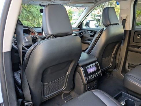 Used 2023 Lincoln Aviator Reserve image 23
