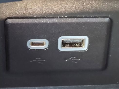 Used 2023 Buick Envision Preferred image 21