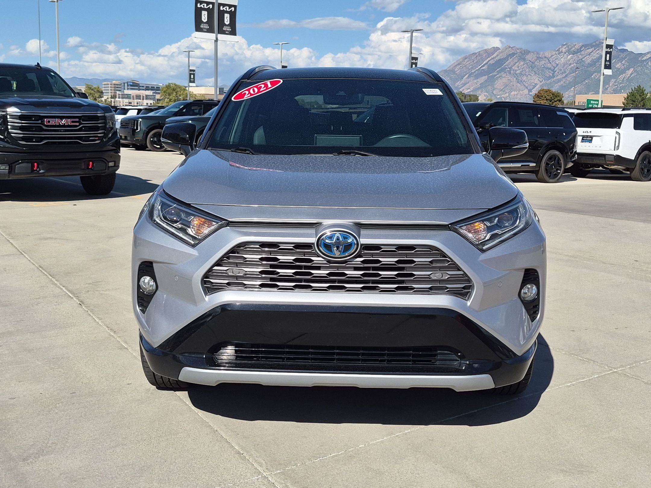 Used 2021 Toyota RAV4 XSE AWD/4WD image 9