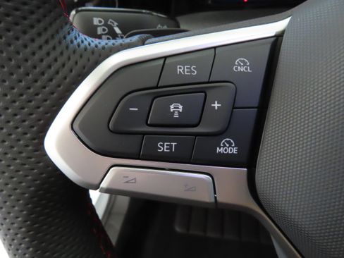 New 2026 Volkswagen GTI SE FWD image 12