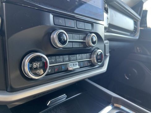 Used 2024 Ford Expedition XLT image 8