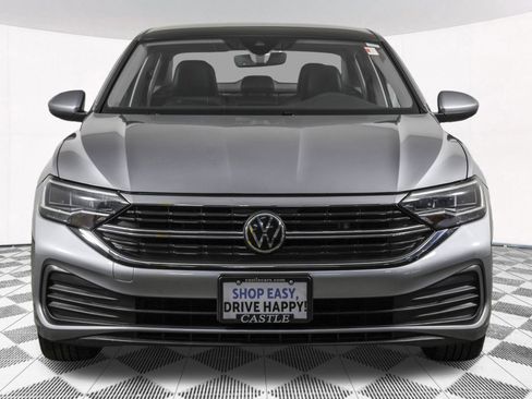 Used 2022 Volkswagen Jetta SE image 12