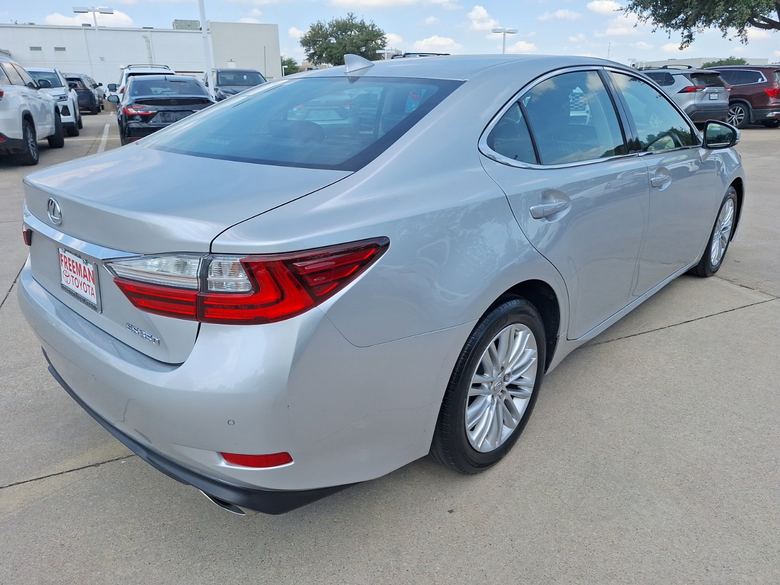 Used 2017 Lexus ES 350 w/ Premium Package FWD image 6