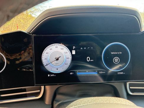 Used 2025 Hyundai Elantra SEL image 10