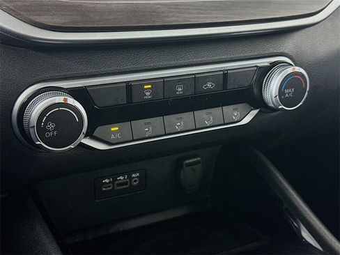 Used 2024 Nissan Altima 2.5 SV image 18